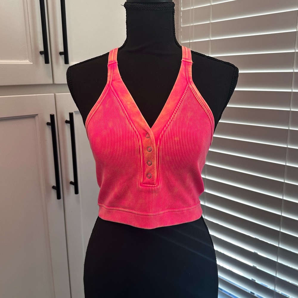 Zenana Outfitters snap front tank. Never worn. Size L/XL